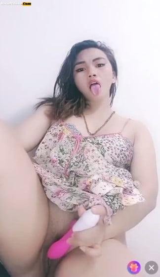 Tante Jennifer Ngangkang Pamer Meki