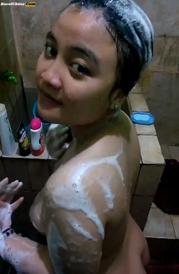 ABG Rekam Mandi Buat Ayank