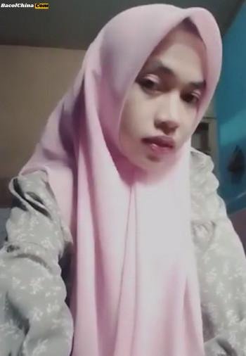 Estanti Hijab Binal Bogel