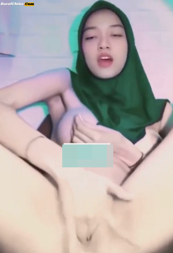 Hijab Hijau Cantik Sange Omek Brutal